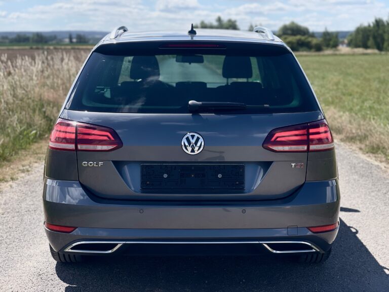 Volkswagen Golf Variant – pohled zezadu
