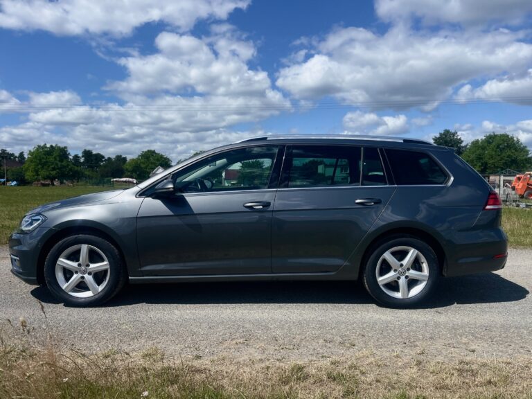 Volkswagen Golf Variant – boční pohled na vůz